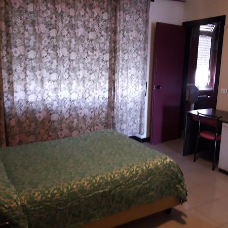 Medolago Albergo Piccadilly מראה חיצוני תמונה