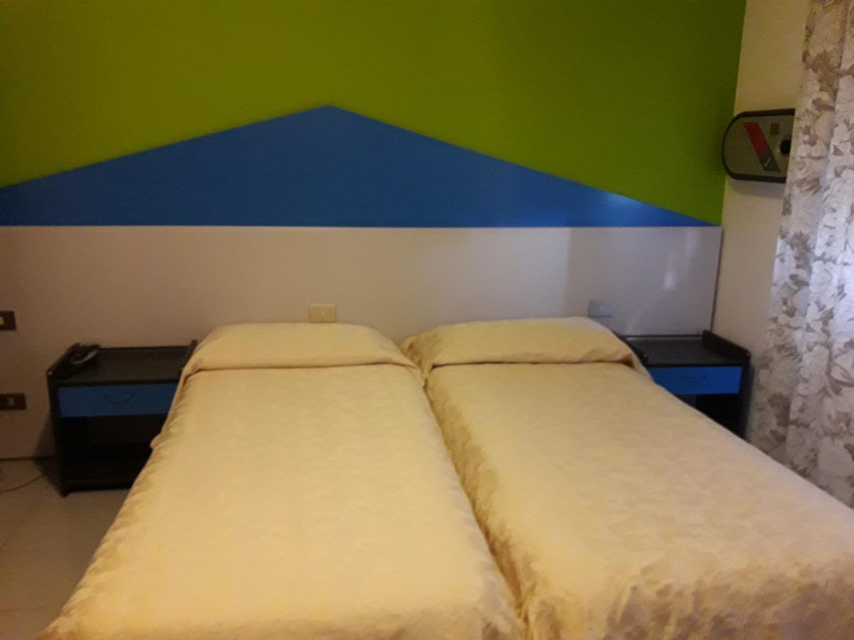 Medolago Albergo Piccadilly מראה חיצוני תמונה