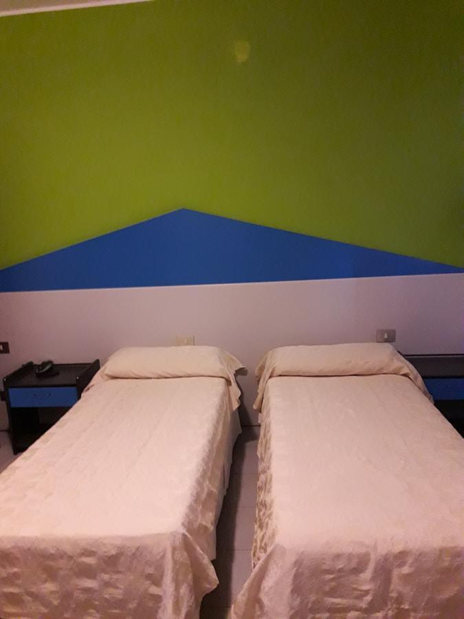 Medolago Albergo Piccadilly מראה חיצוני תמונה