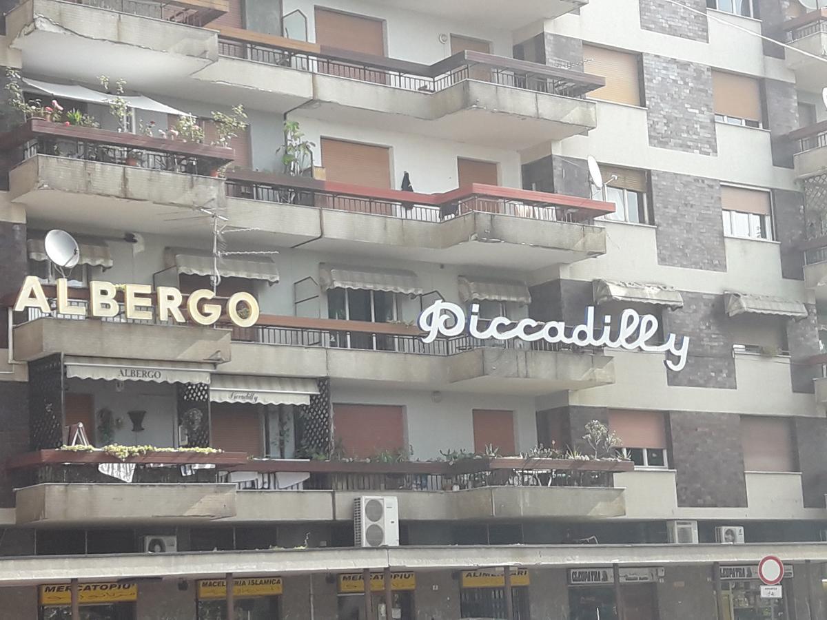 Medolago Albergo Piccadilly מראה חיצוני תמונה