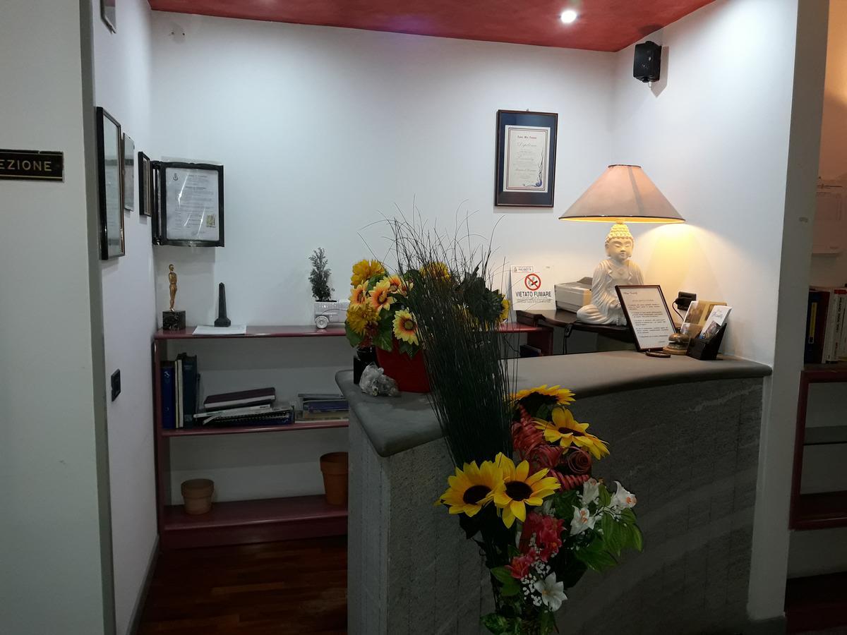 Medolago Albergo Piccadilly מראה חיצוני תמונה
